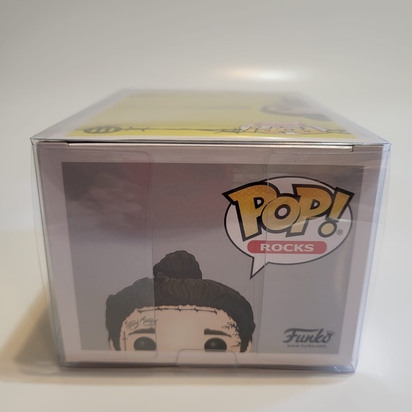 Funko POP! Rocks POST MALONE Figure #111 w/ Protector - Picture 4 of 6